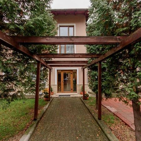 Williams House Hotell Hunedoara Exteriör bild