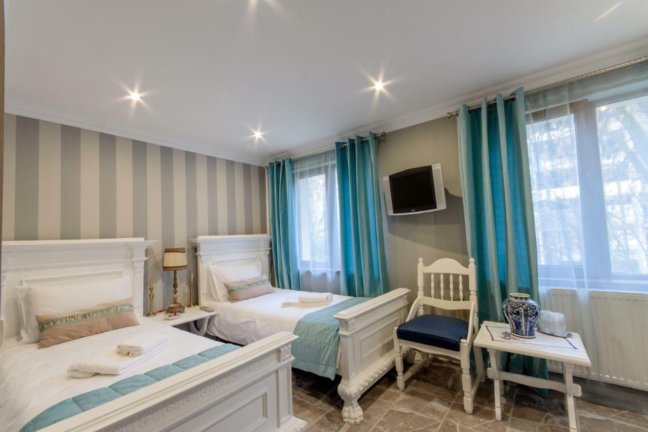 Williams House Hotell Hunedoara Exteriör bild